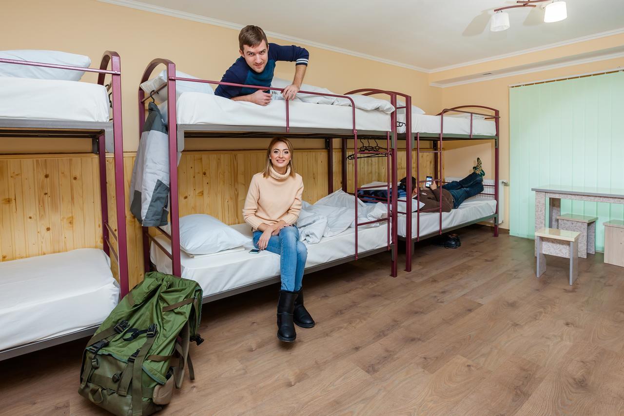 Tsentralnyi Hostel Iwano-Frankiwsk Exterior foto