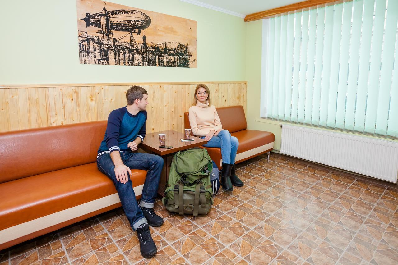 Tsentralnyi Hostel Iwano-Frankiwsk Exterior foto